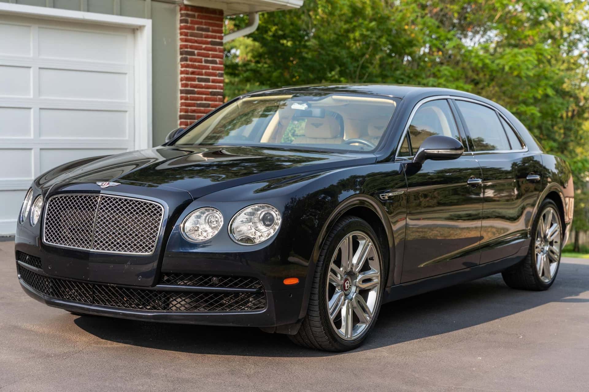 2016 Bentley Flying Spur sold for $57,777