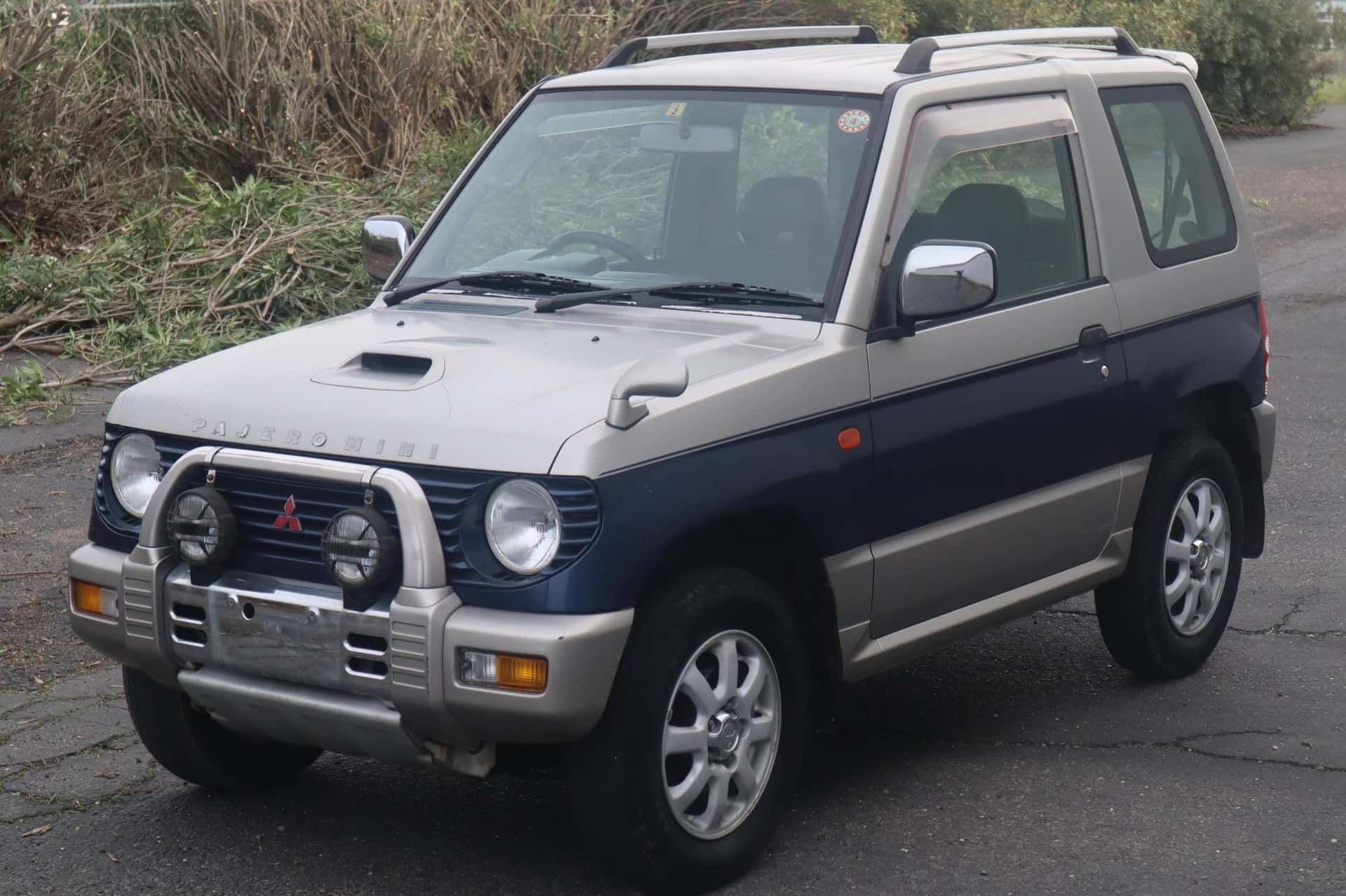 1998 Mitsubishi Pajero Mini sold for $5,377