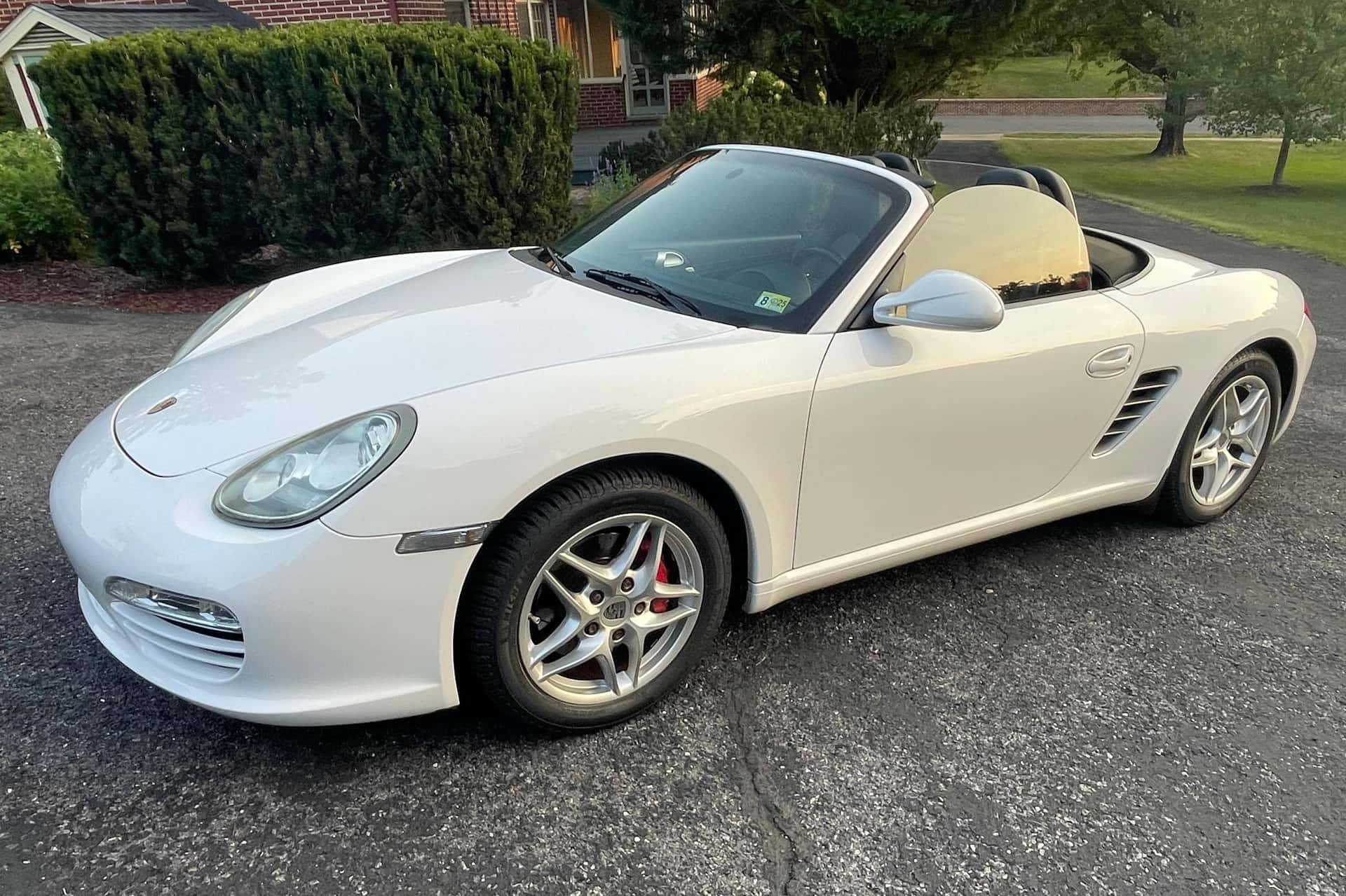 2011 Porsche 987 Boxster sold for $16,750