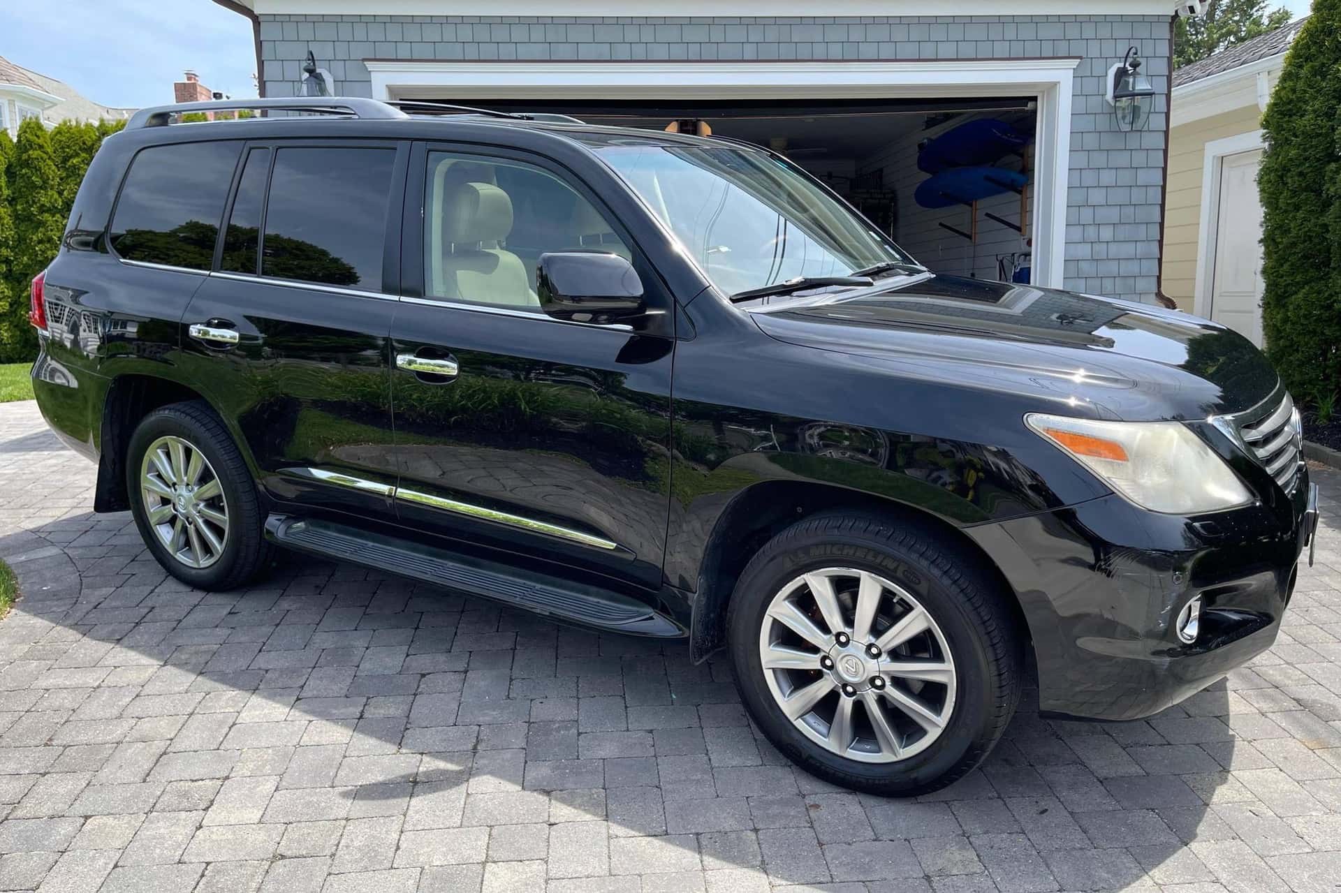 2010 Lexus LX sold for $16,000