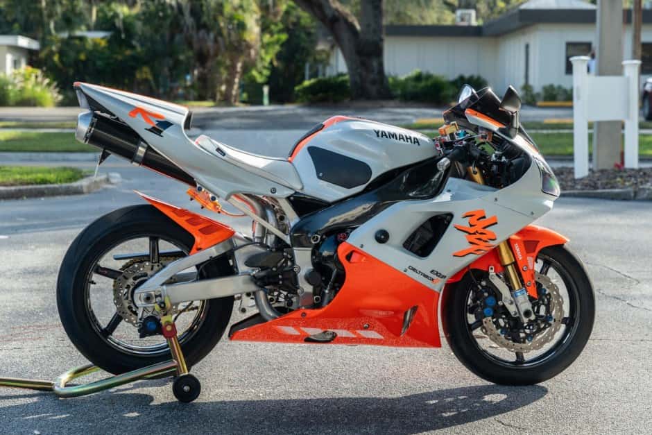 Yamaha YZF-R1 classic car