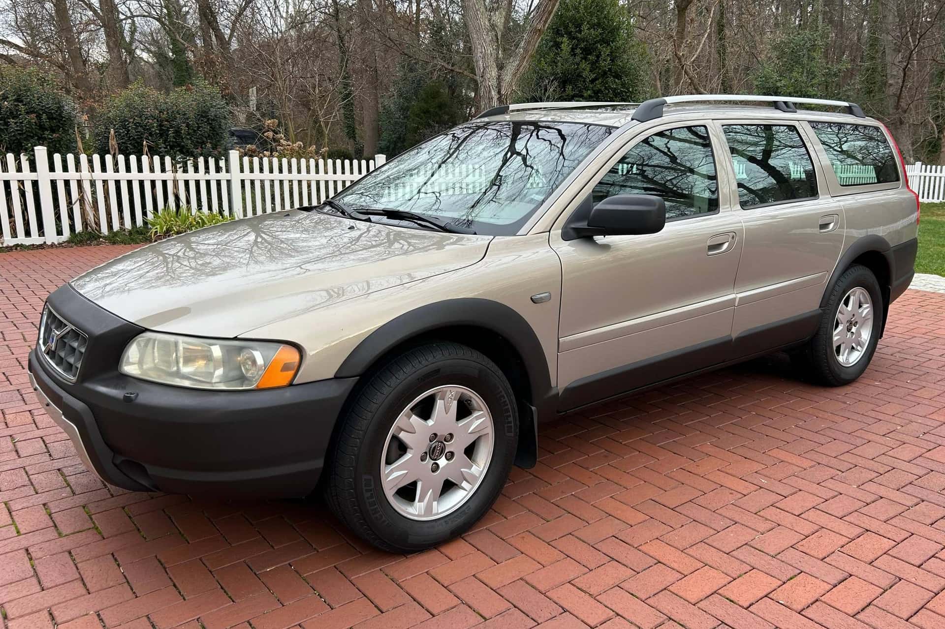 2005 Volvo XC70 sold for $8,000