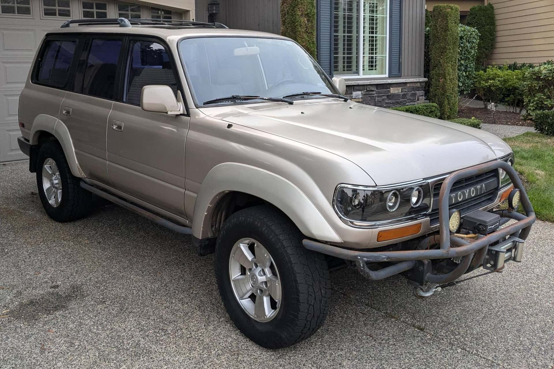 1991 Toyota Land Cruiser sold for $5,425
