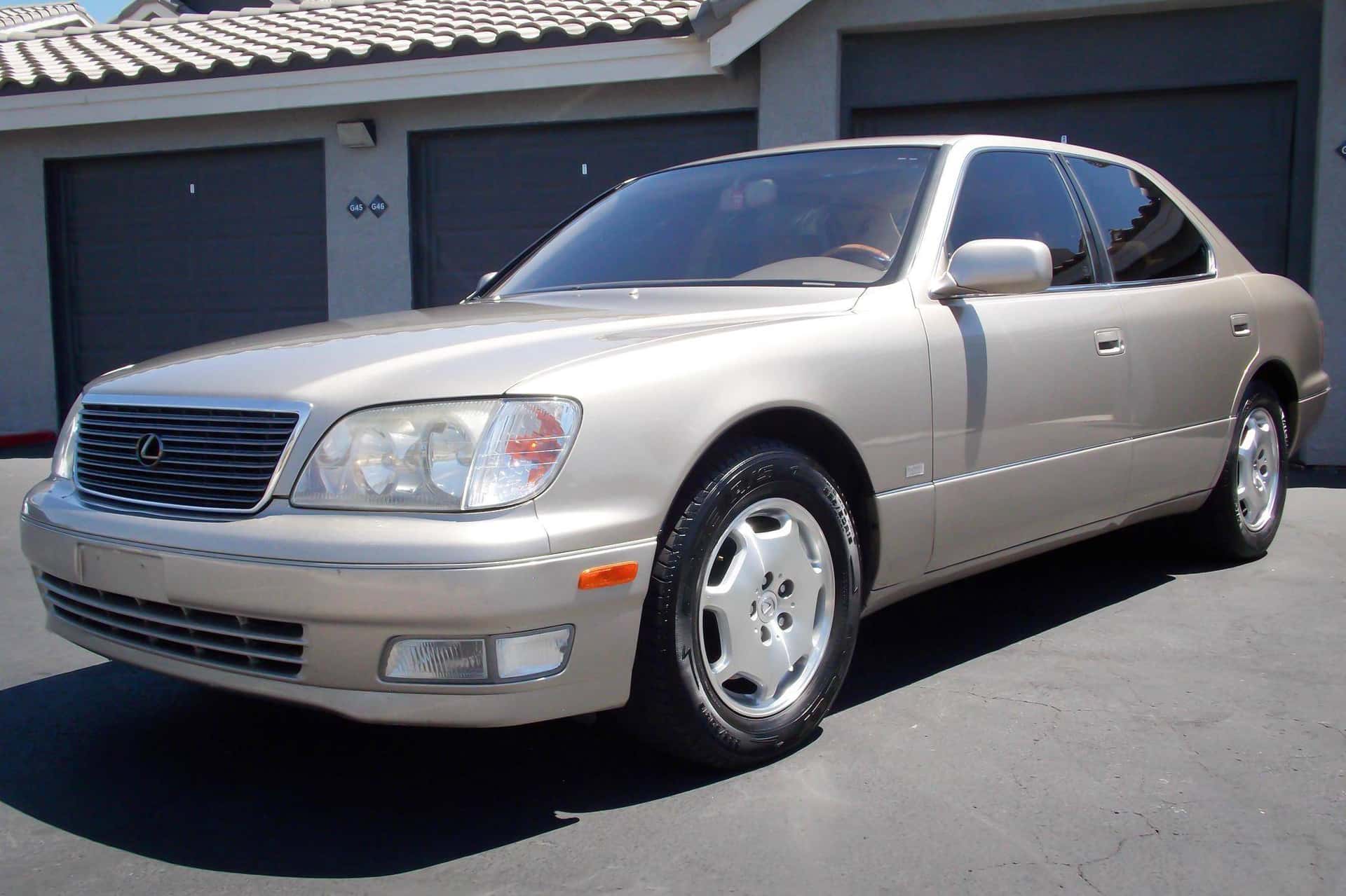 2000 Lexus LS sold for $7,700