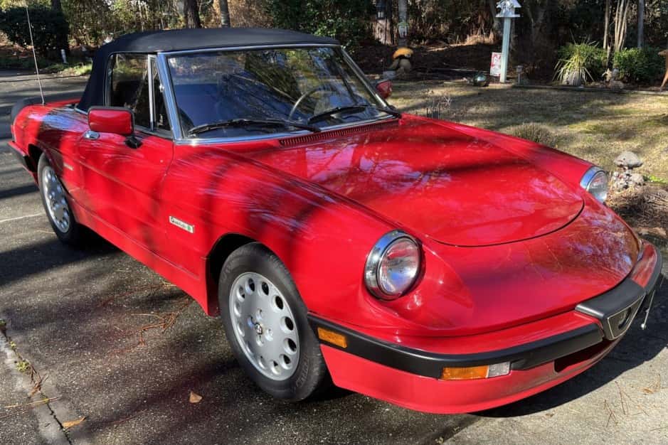 1989 Alfa Romeo 105/115 Spider Series 3 sold for $26,250