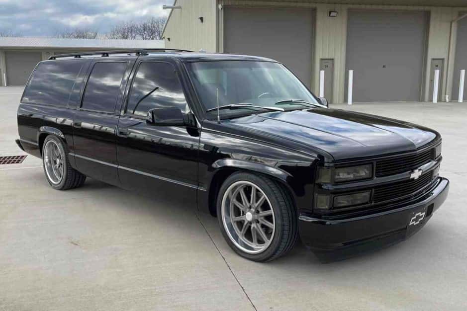 1995 Chevrolet Suburban (GMT400 1992-1999) sold for $22,000