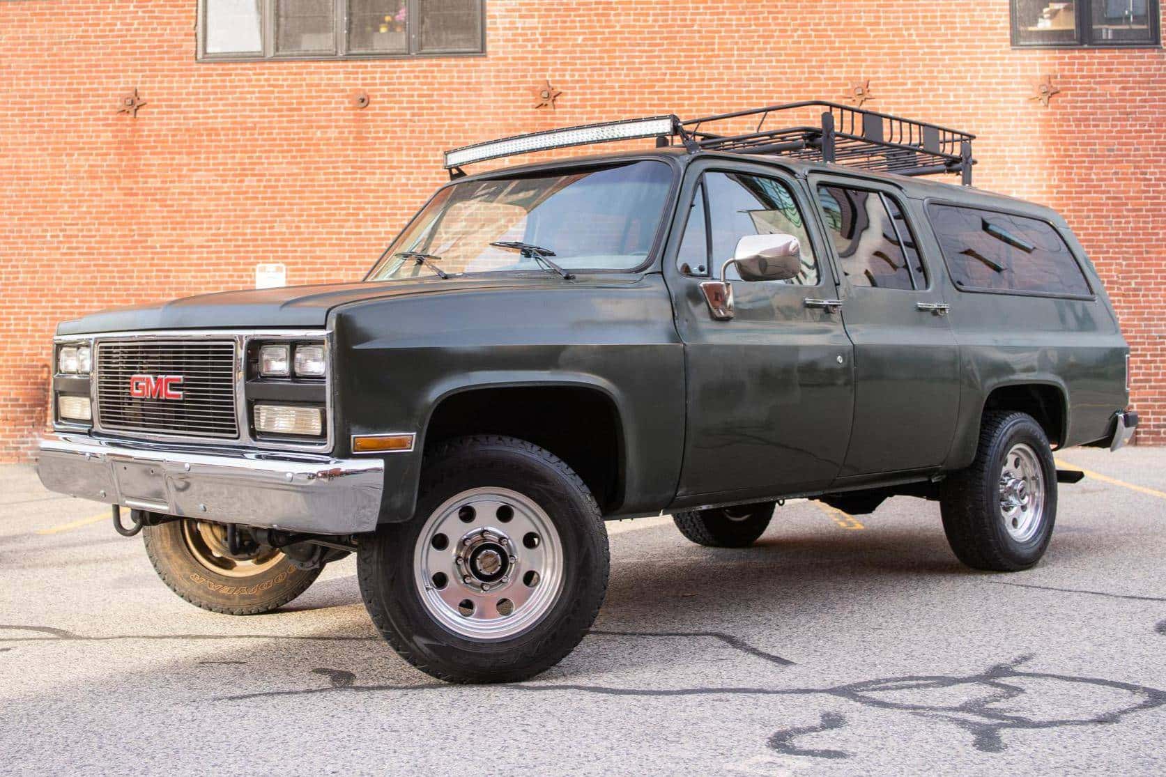 1991 GMC Suburban sold for $6,750