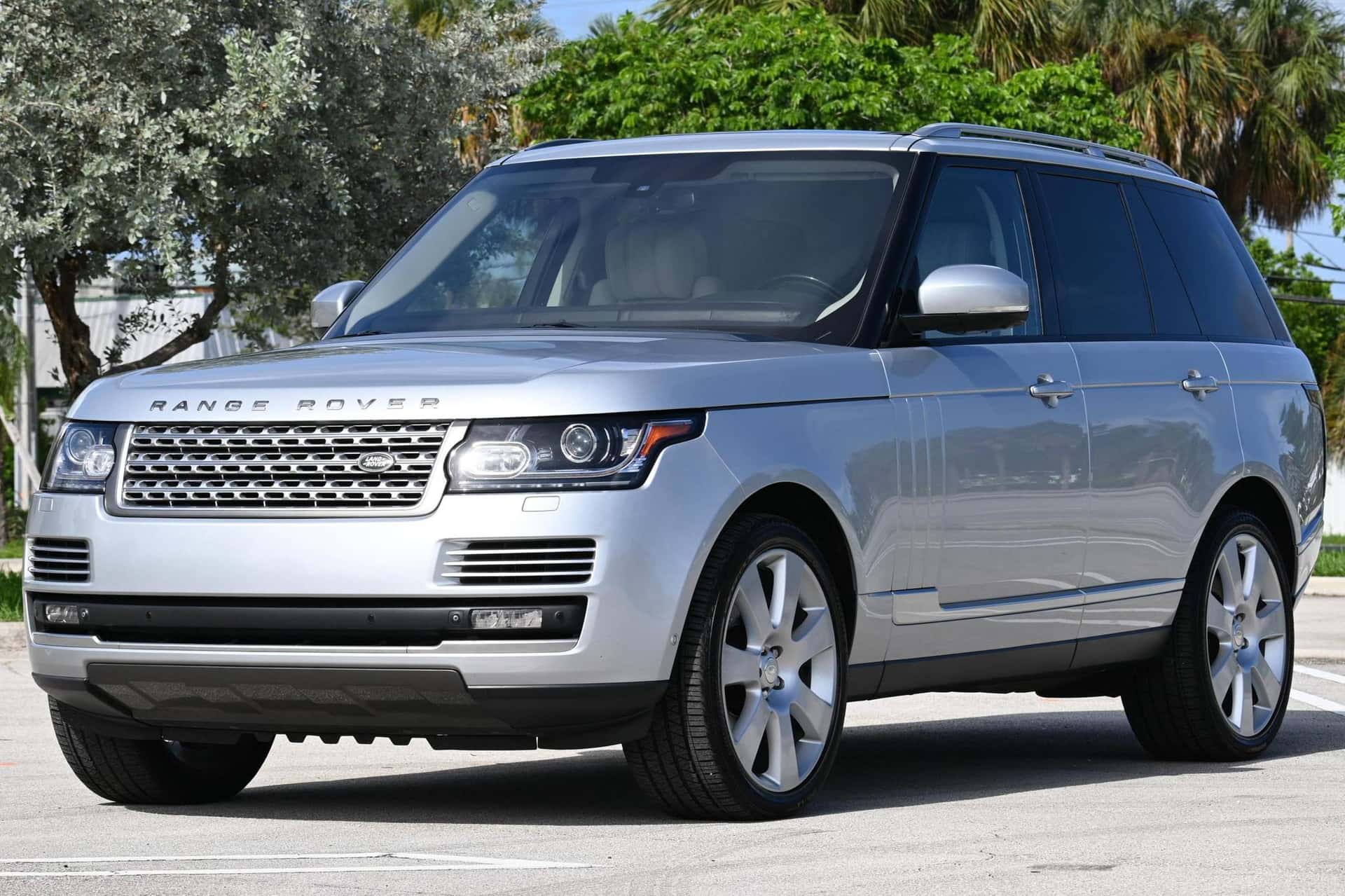2014 Land Rover Range Rover sold for $20,250