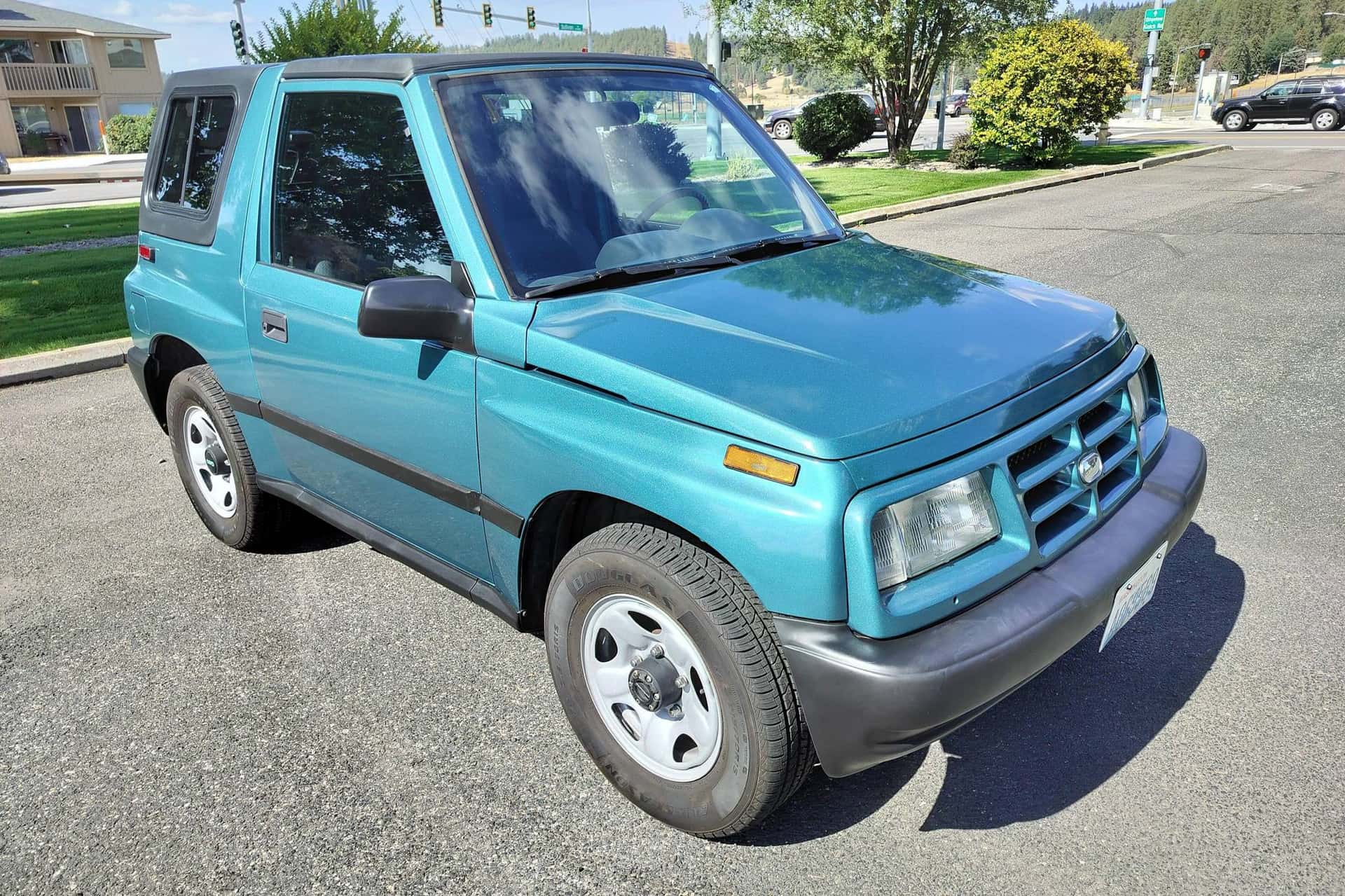 1996 Geo Tracker sold for $7,600