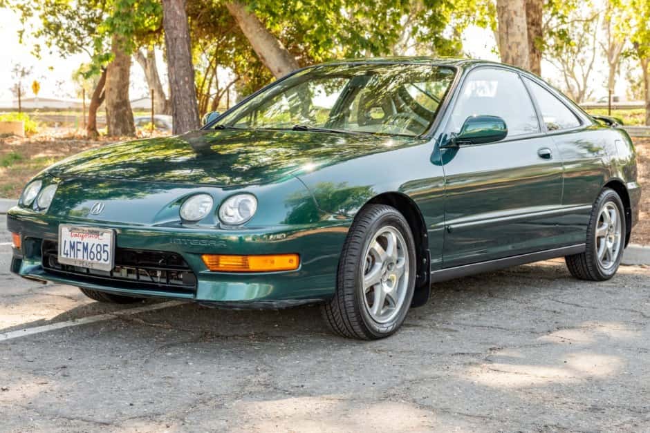 2000 Acura Integra sold for $22,905