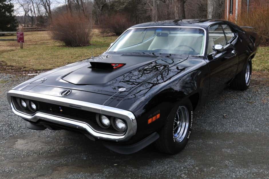 1971 Plymouth Road Runner sold for $51,999