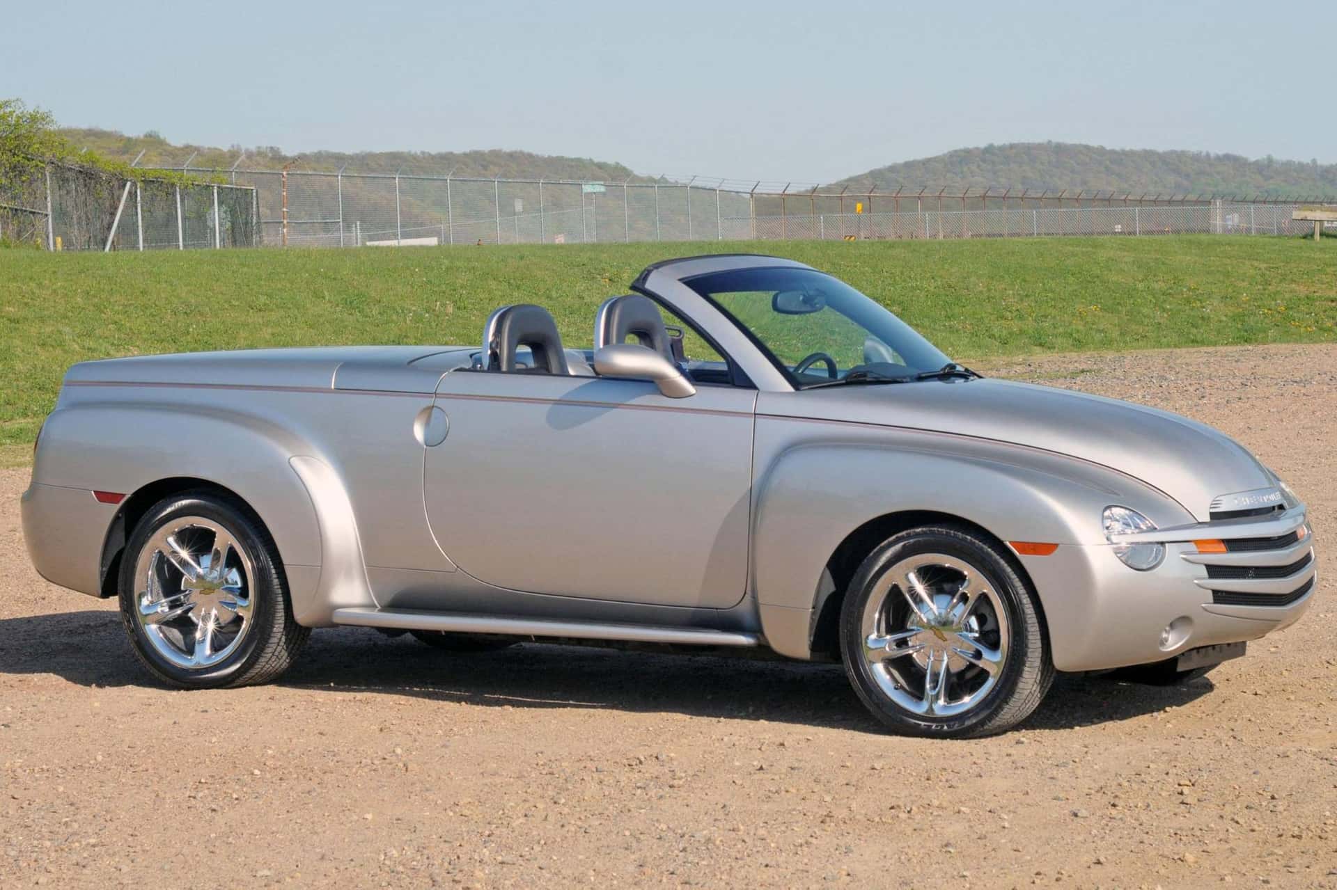 2004 Chevrolet SSR sold for $14,126