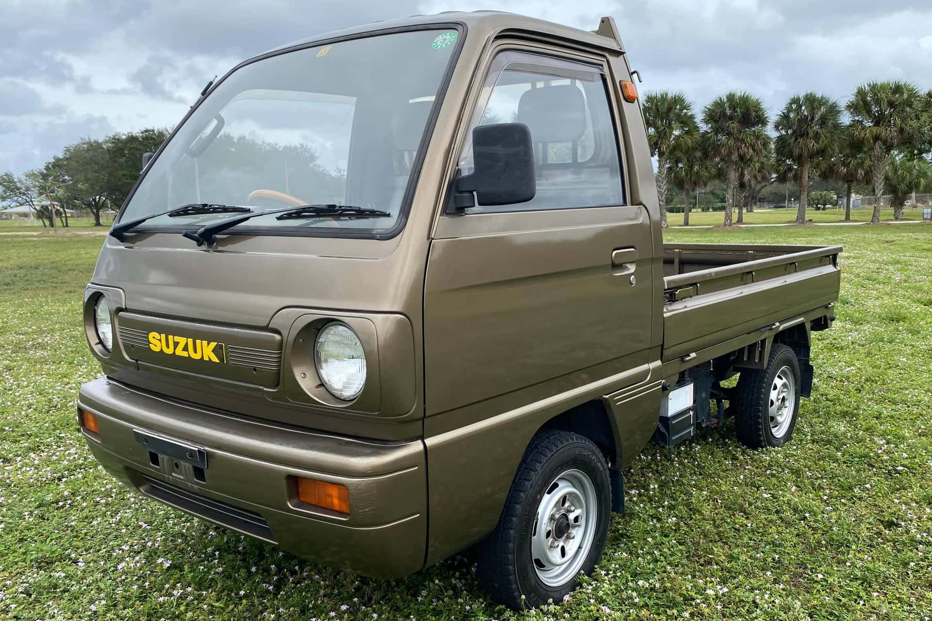 1990 Suzuki Carry Truck sold for $6,467