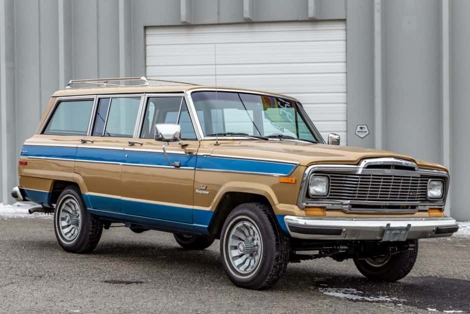 1984 Jeep SJ Grand Wagoneer sold for $20,250