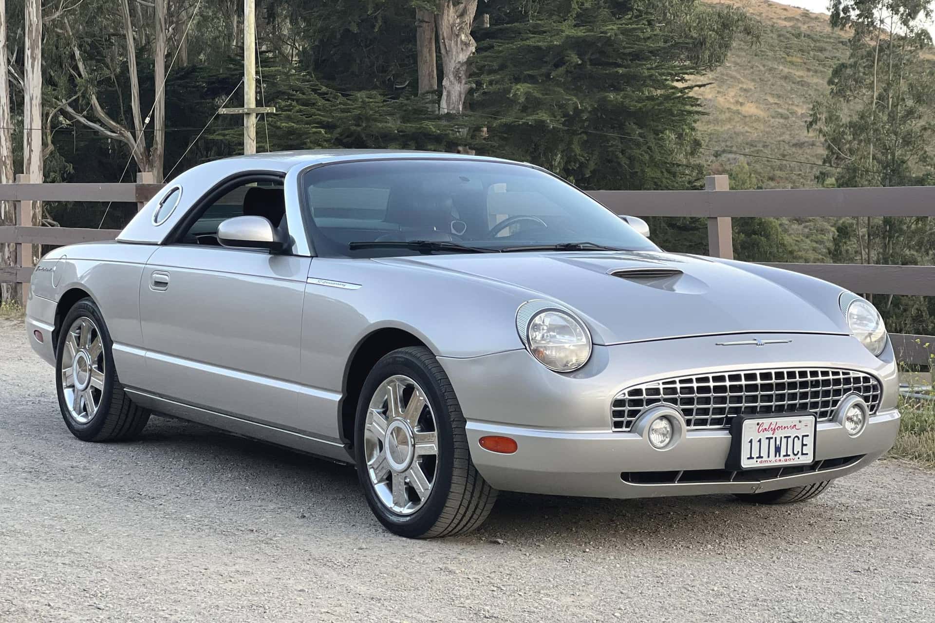 2005 Ford Thunderbird sold for $12,250