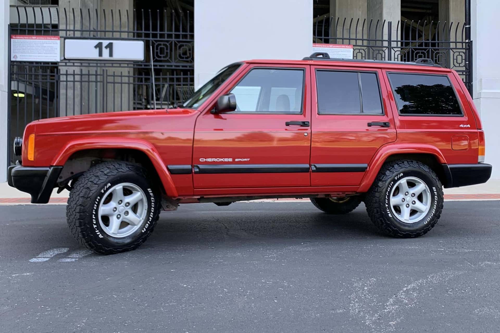 2000 Jeep Cherokee sold for $10,000