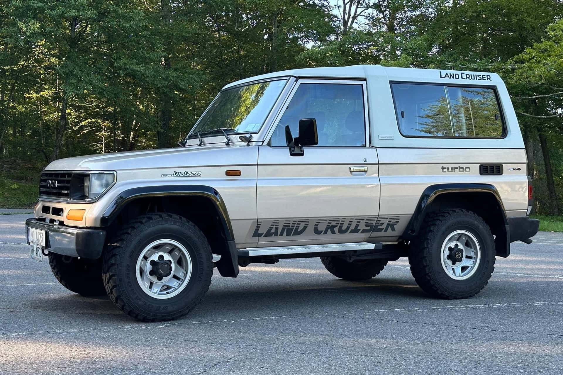 1990 Toyota Land Cruiser sold for $21,750