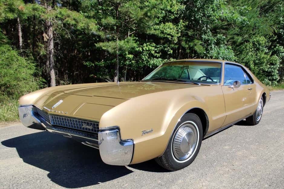 1967 Oldsmobile Toronado sold for $10,600