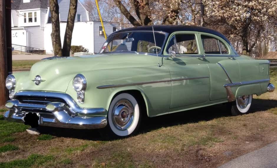 1953 Oldsmobile 88 sold for $17,500