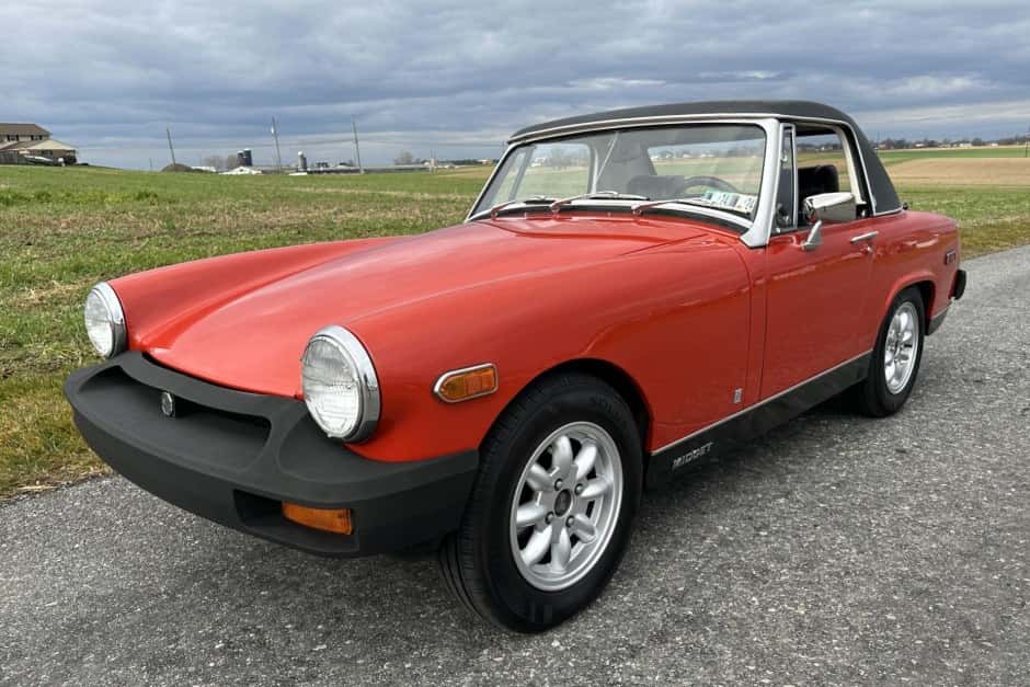 1976 MG Midget sold for $5,300