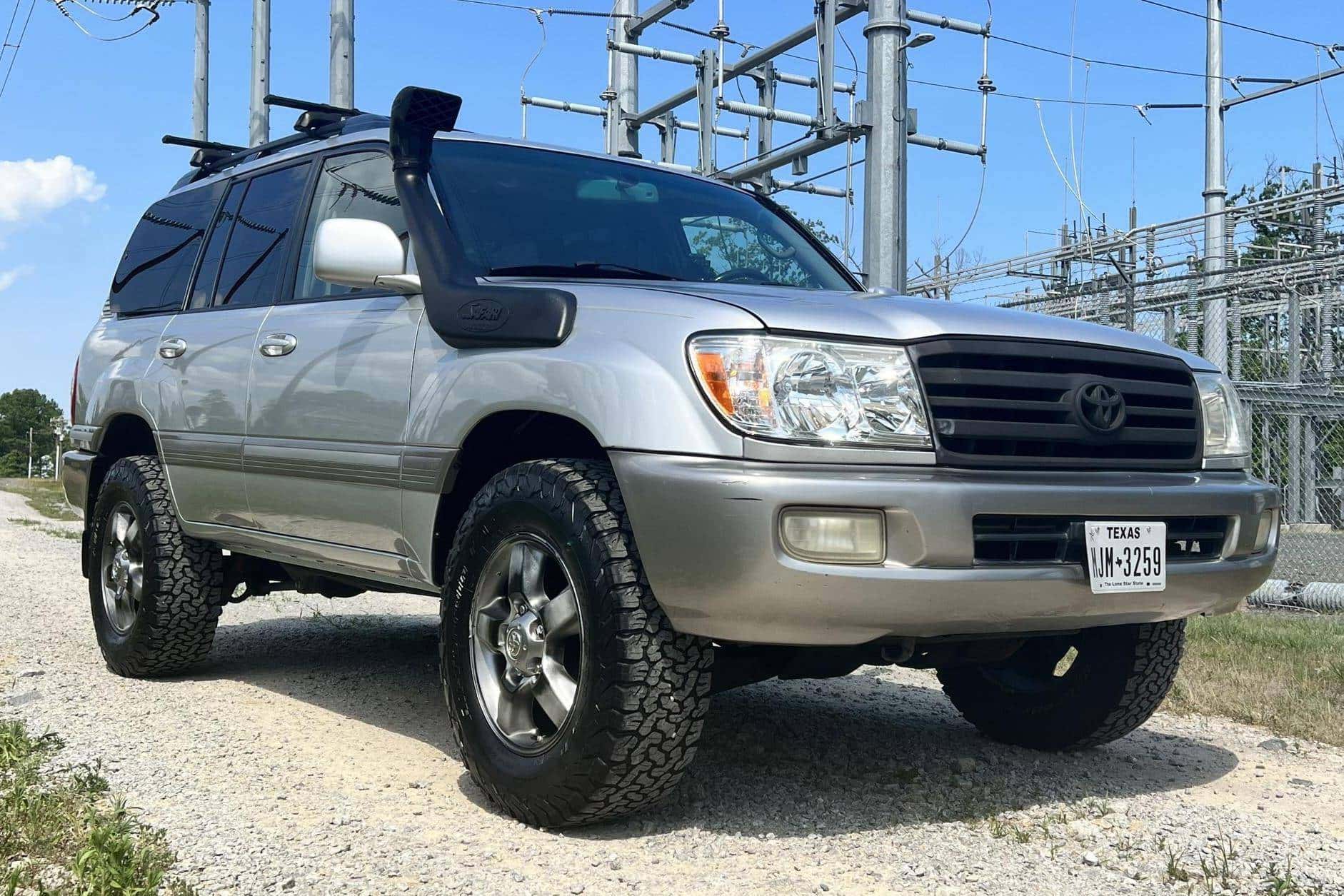 2006 Toyota Land Cruiser sold for $15,500