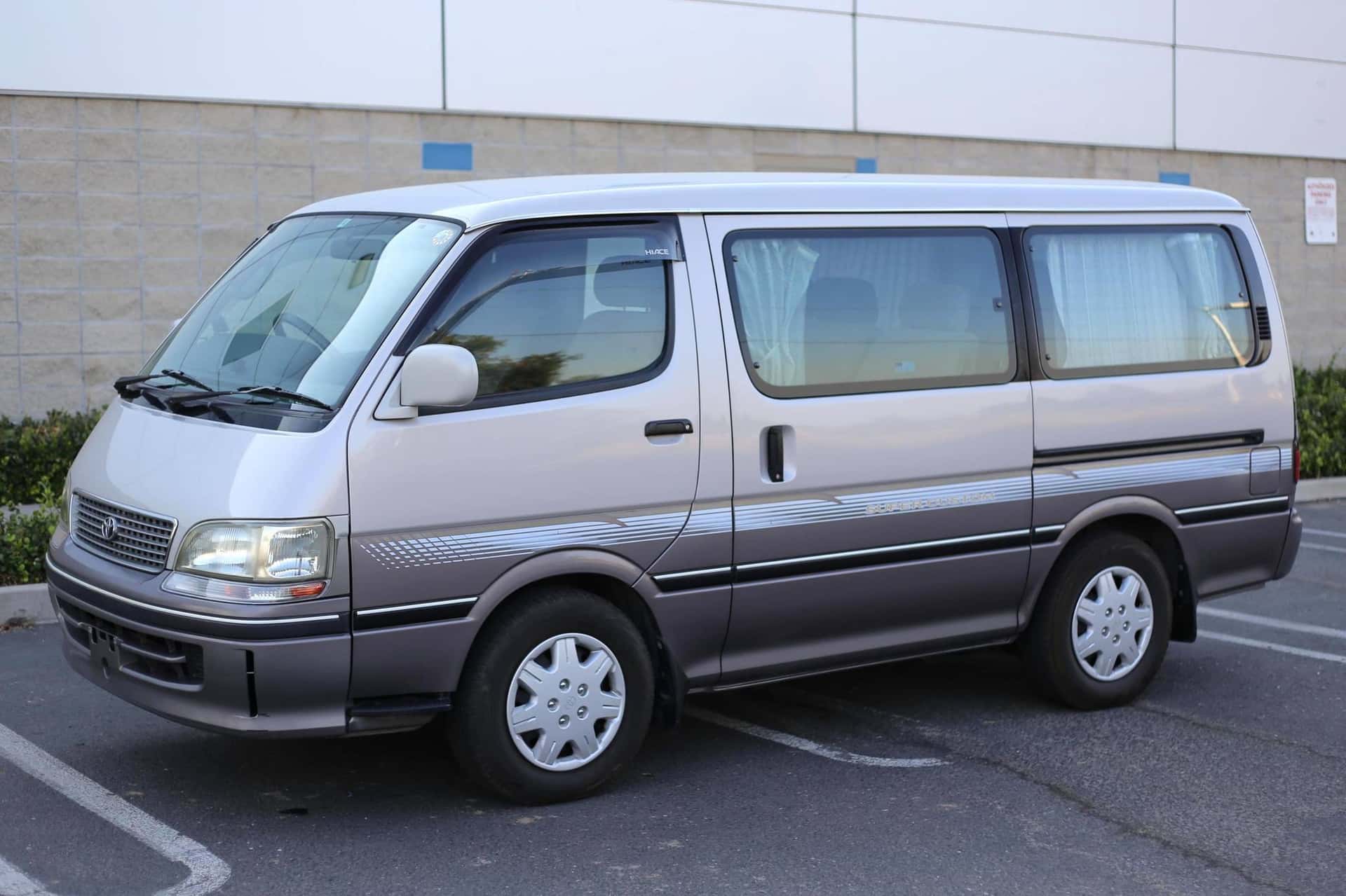 1998 Toyota HiAce sold for $7,400