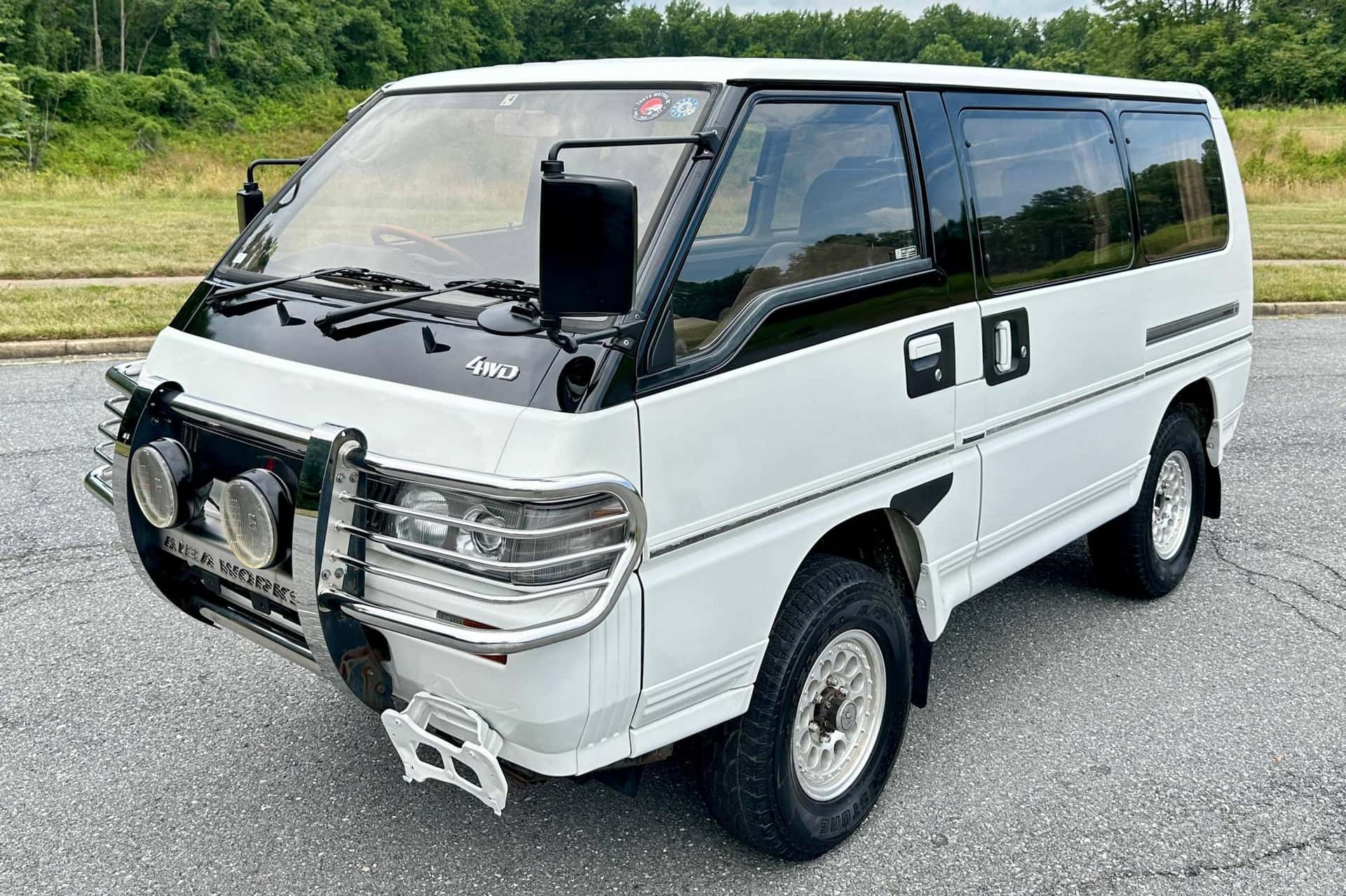 1991 Mitsubishi Delica sold for $9,200