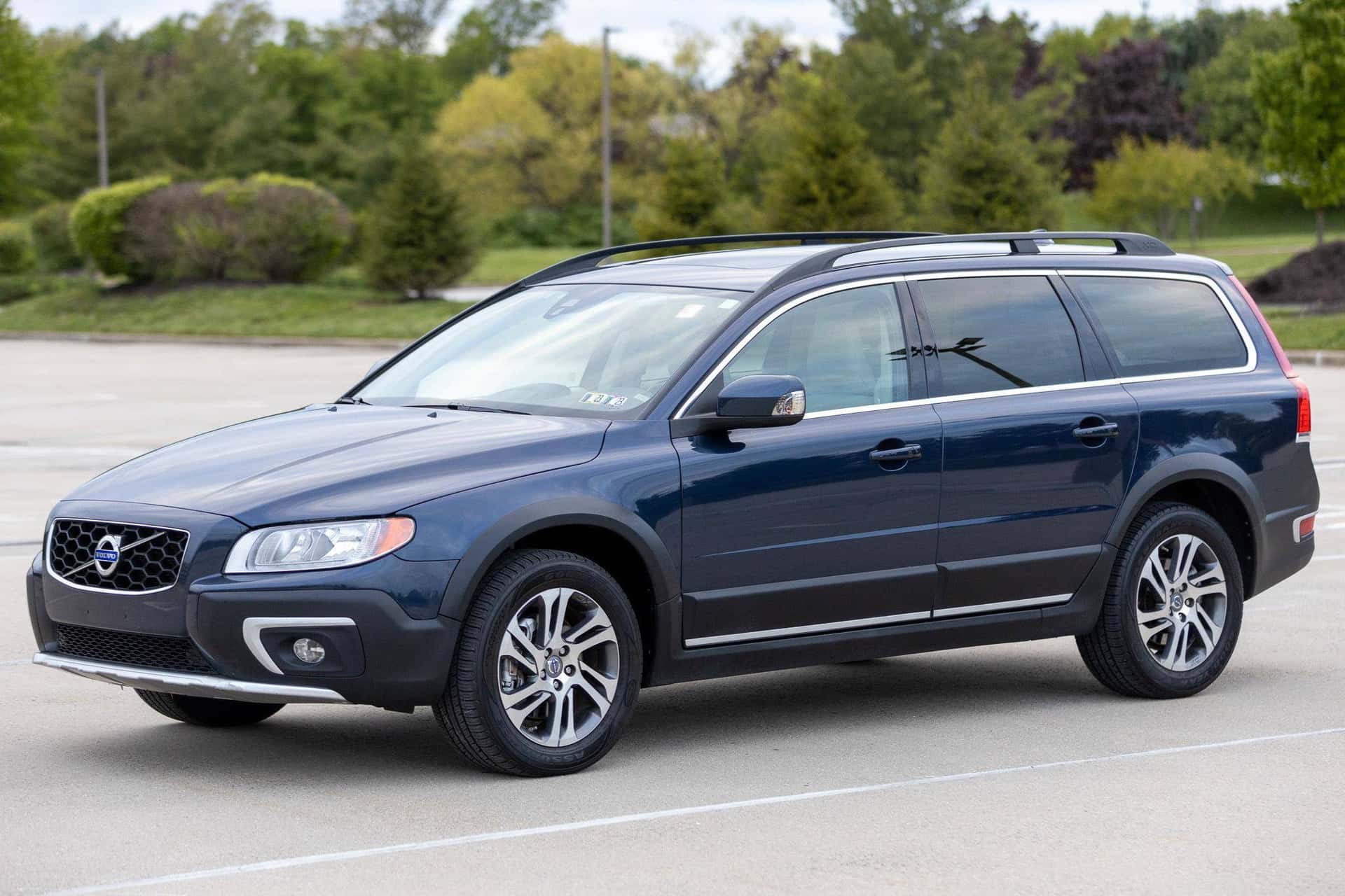2015 Volvo XC70 sold for $17,500
