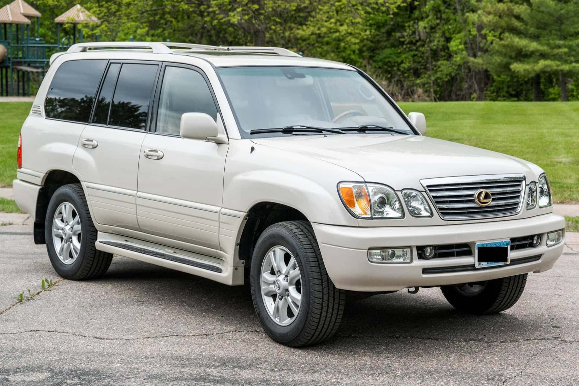 2004 Lexus LX sold for $14,000