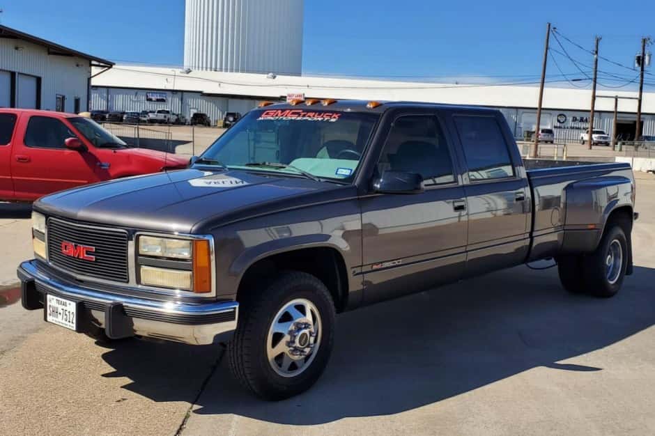 1993 GMC Sierra (GMT400 1988-2002) sold for $19,500