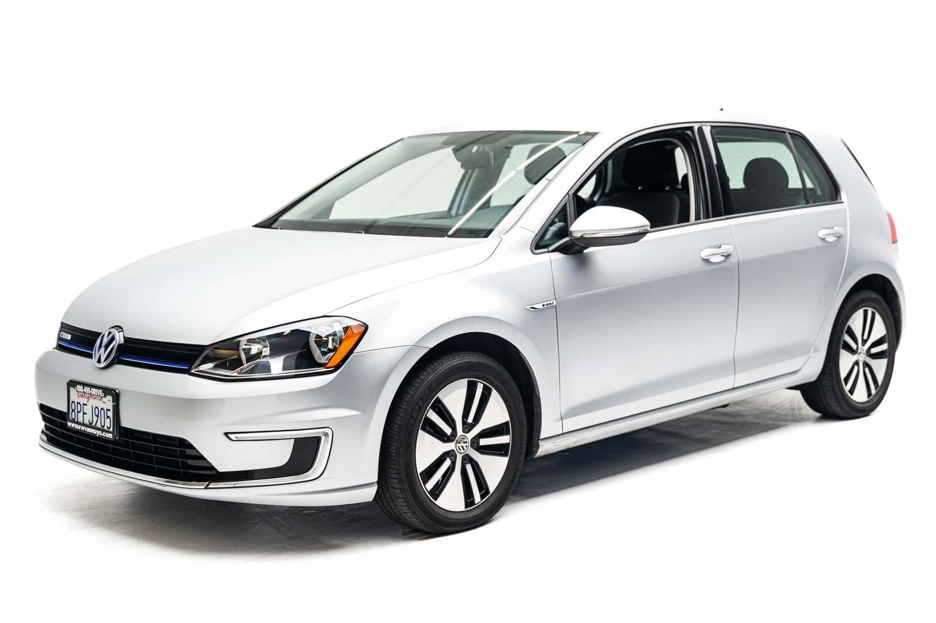 2016 Volkswagen Golf sold for $8,400