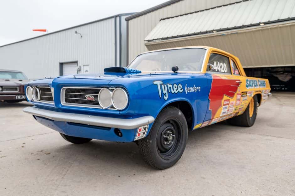 1963 Pontiac Tempest / LeMans sold for $23,250