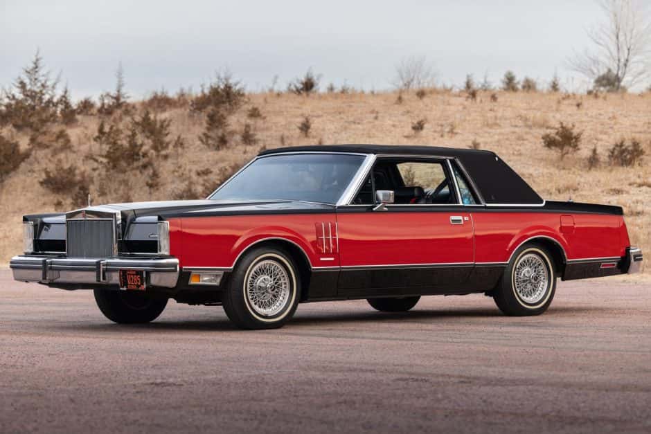 1982 Lincoln Continental Mark VI (1980-1983) sold for $27,250