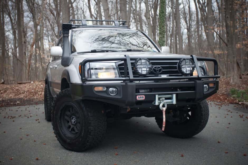 1999 Toyota Land Cruiser 100-Series sold for $25,500