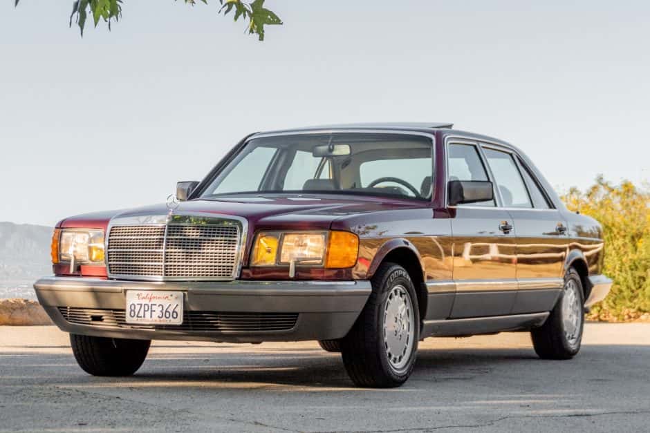 1988 Mercedes-Benz W126 S-Class sold for $11,900