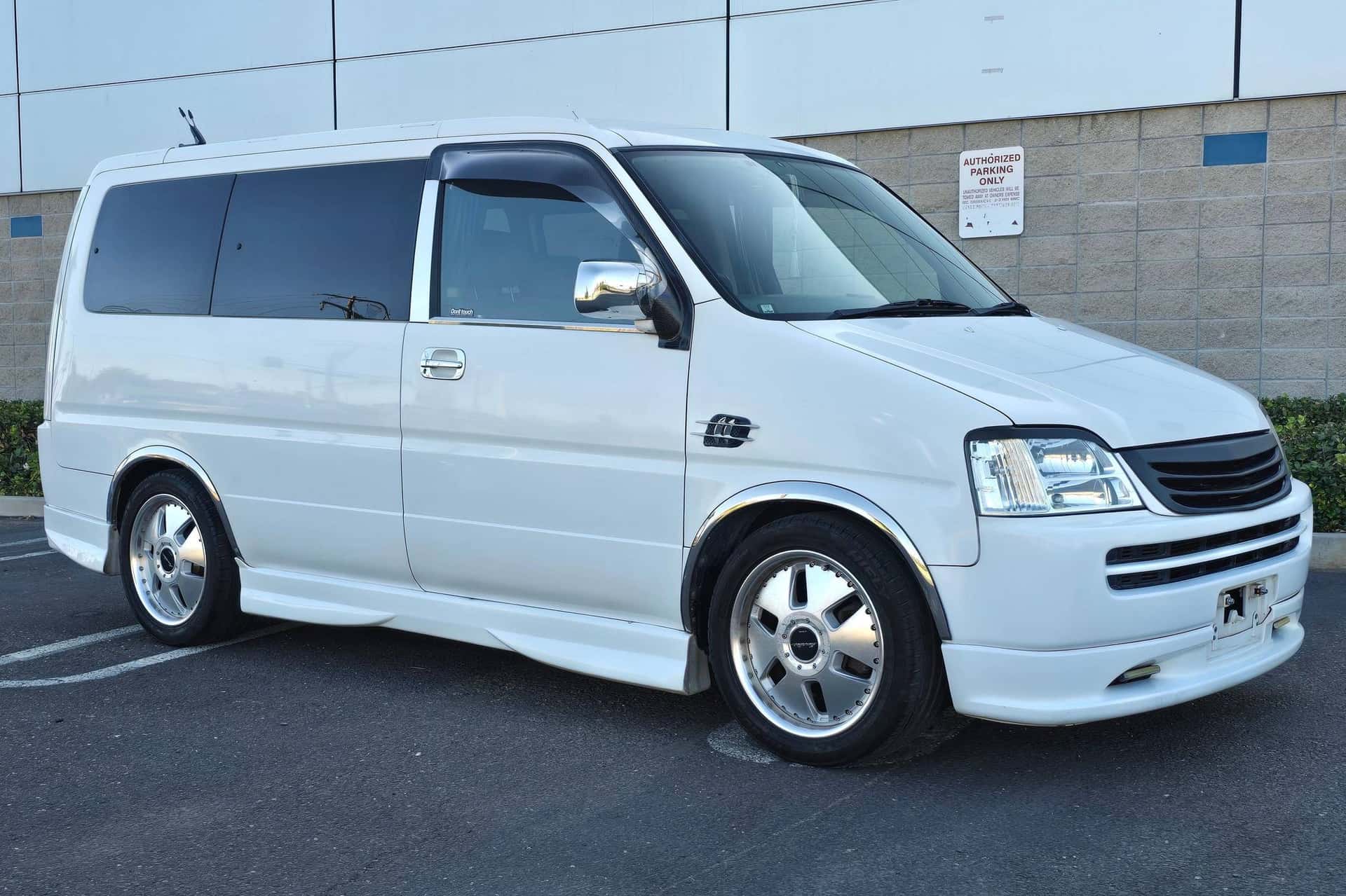 1999 Honda Stepwgn sold for $5,701