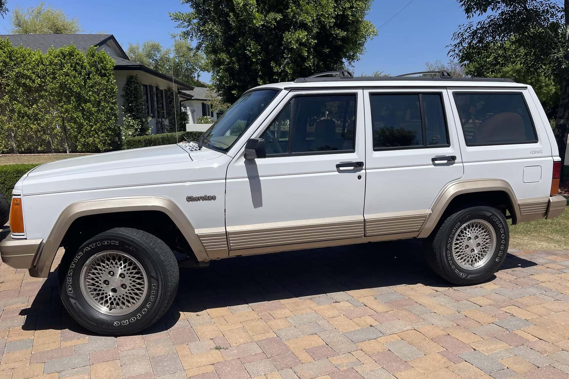 1993 Jeep Cherokee sold for $9,500