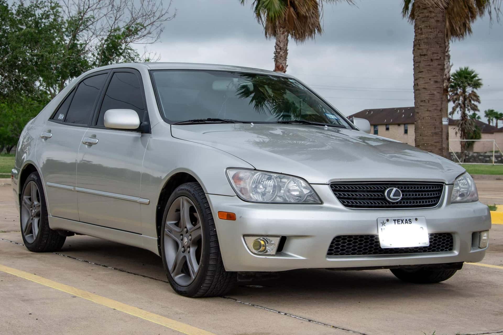 2003 Lexus IS sold for $11,700