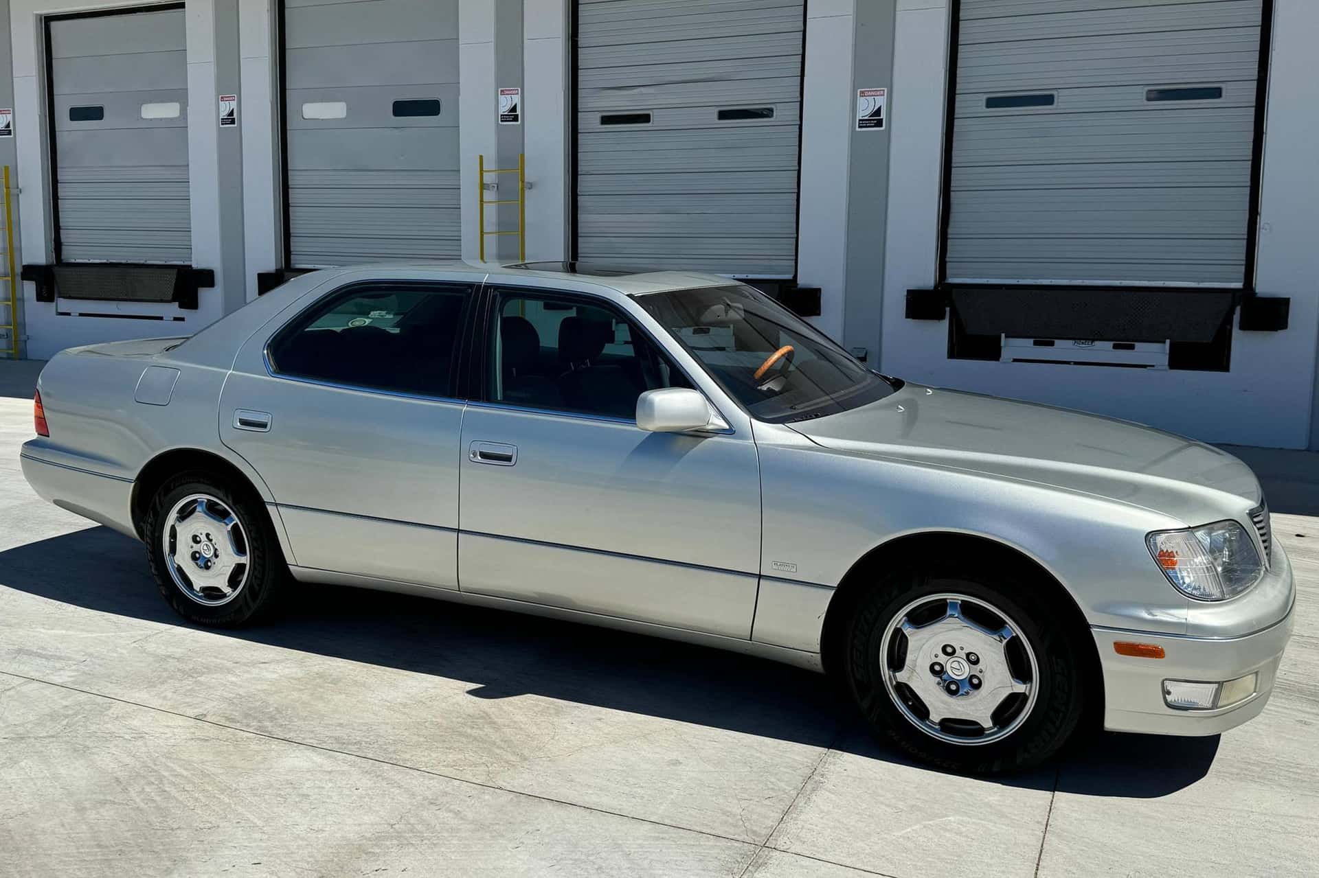 2000 Lexus LS sold for $9,700