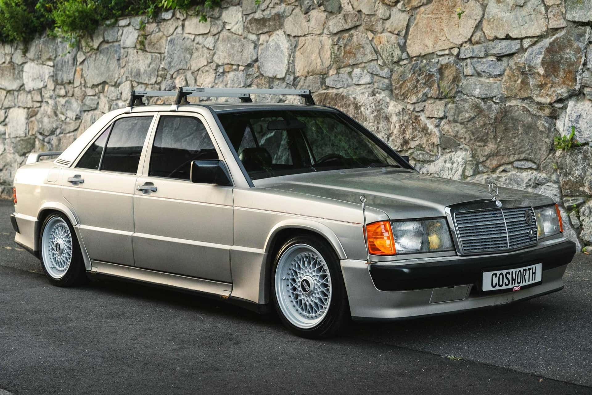 1986 Mercedes-Benz C-Class sold for $10,300