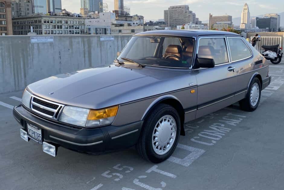 1990 Saab 900 sold for $8,630