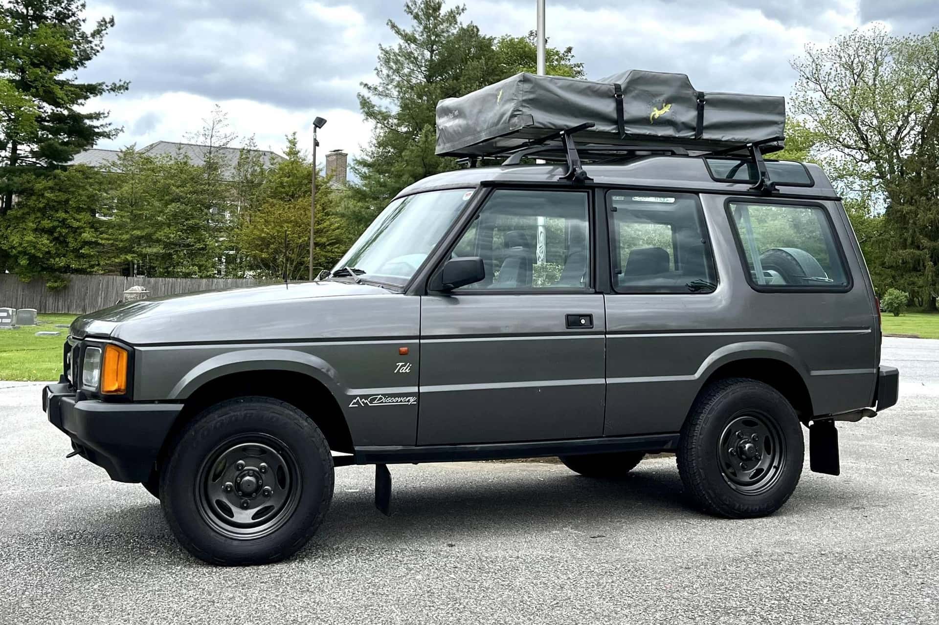 1992 Land Rover Discovery sold for $15,250