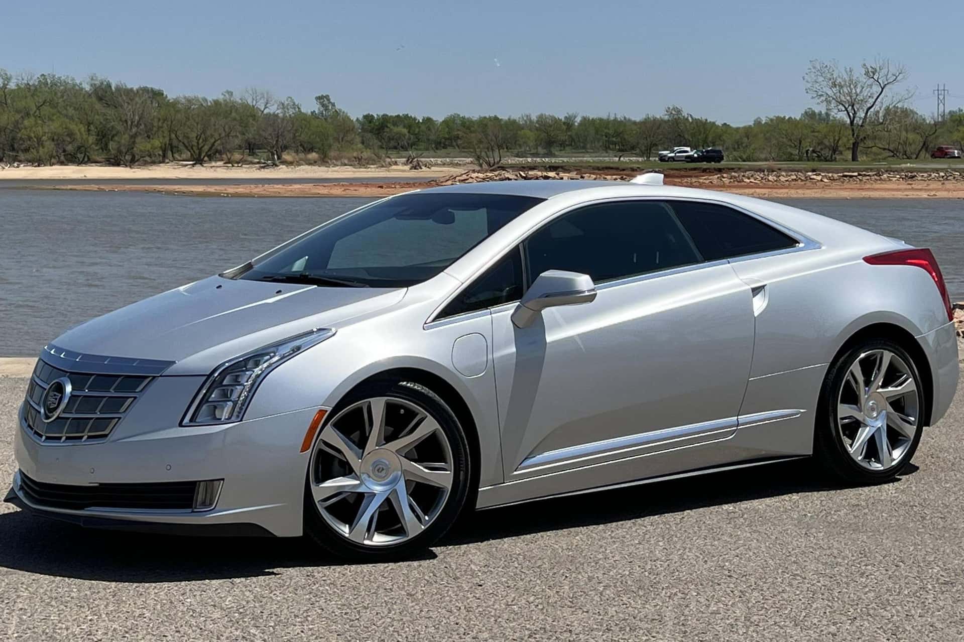 2014 Cadillac ELR sold for $18,750