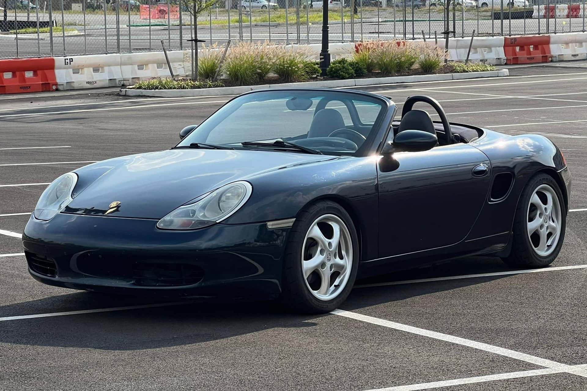 1999 Porsche 986 Boxster sold for $7,250