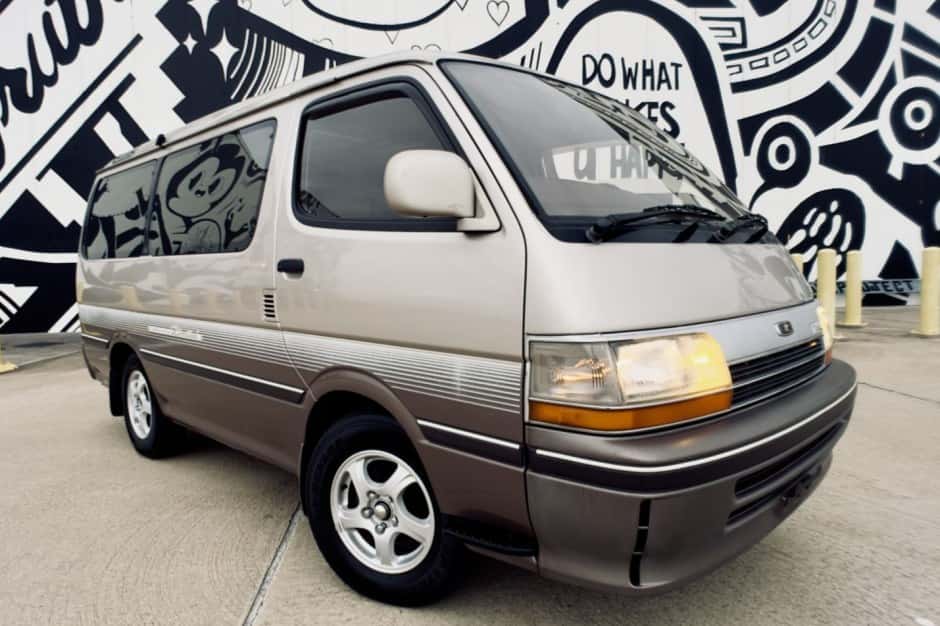 1992 Toyota HiAce sold for $7,088