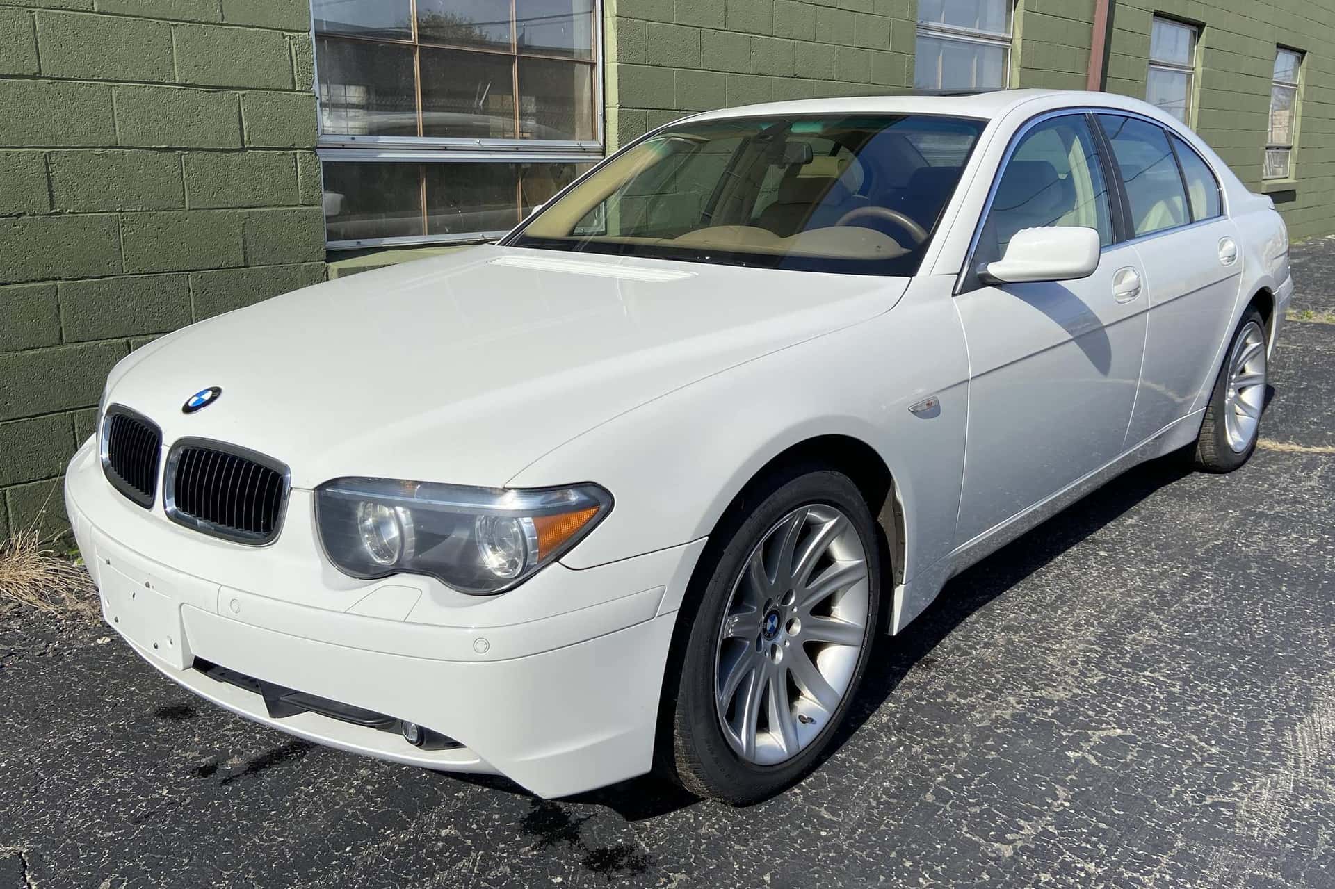 2003 BMW 7 Series sold for $7,700