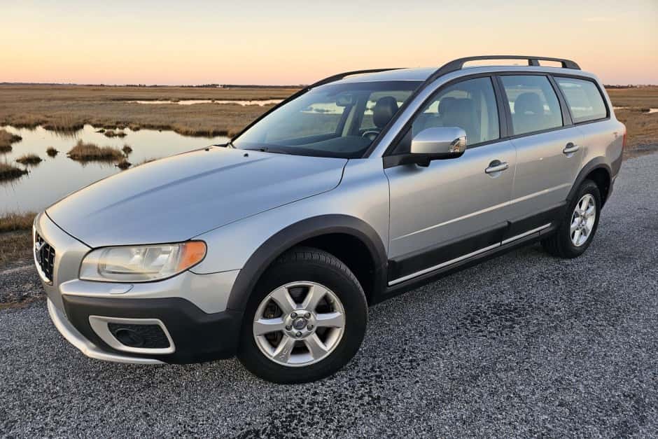 2008 Volvo XC70 sold for $10,600