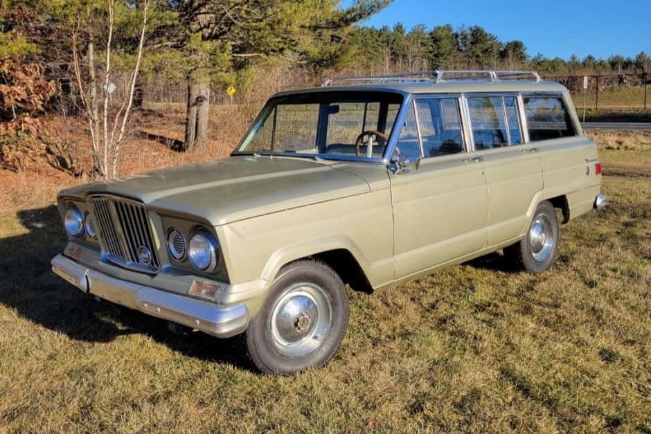 1965 Jeep SJ Wagoneer sold for $8,200