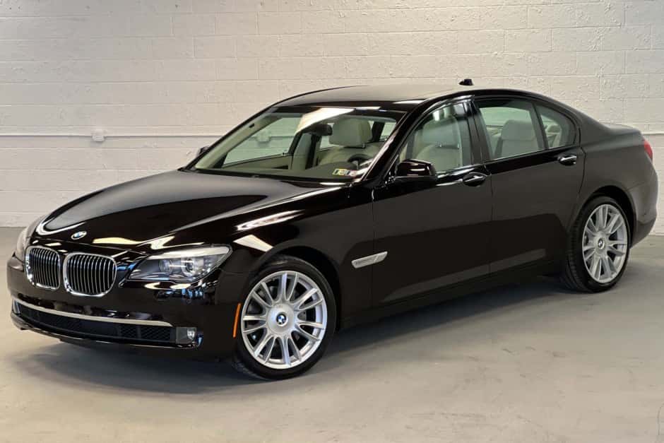 2012 BMW F01/F02 7-Series sold for $29,750