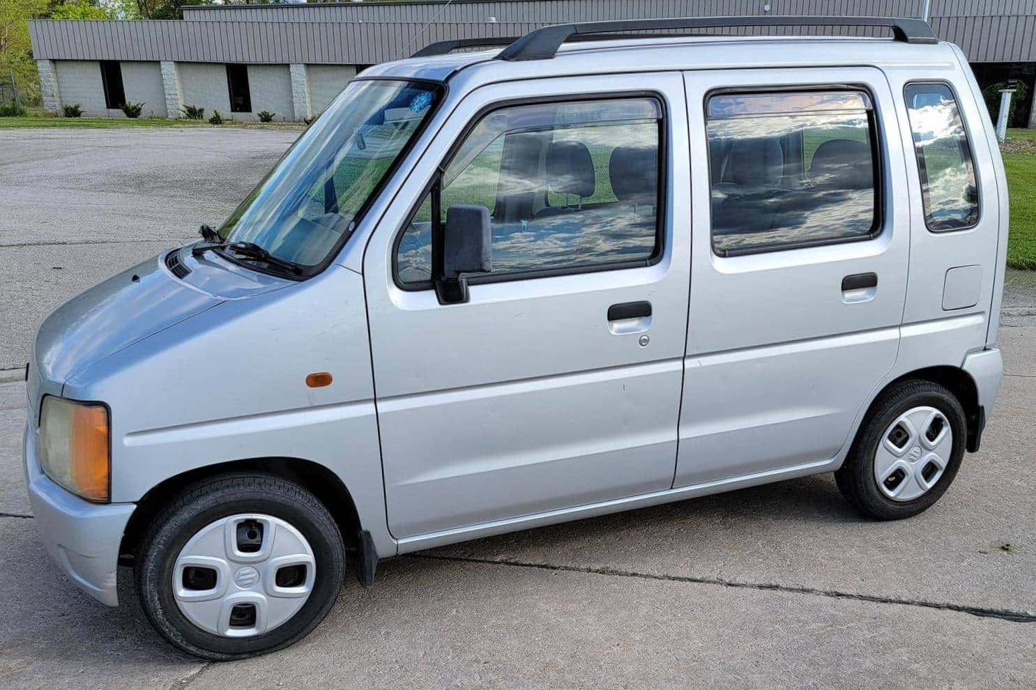 1995 Suzuki Wagon R sold for $4,100
